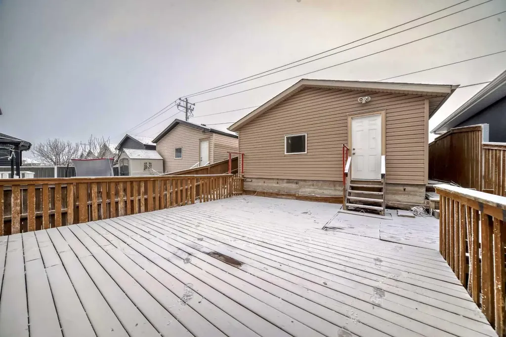 79 Saddlebrook Way NE Calgary AB T3J5M8