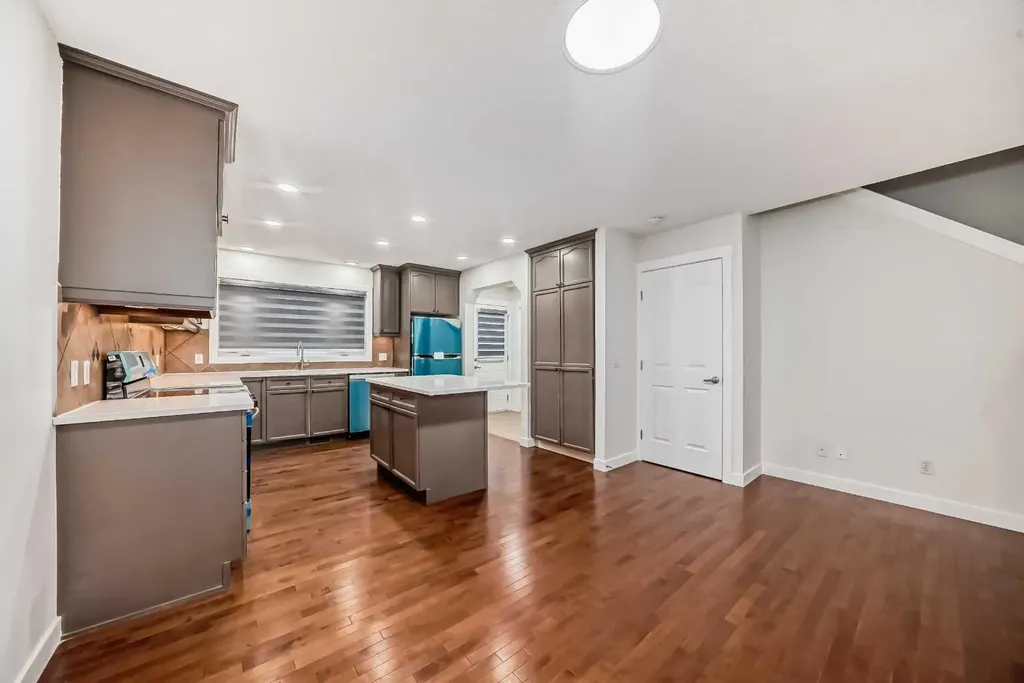 79 Saddlebrook Way NE Calgary AB T3J5M8
