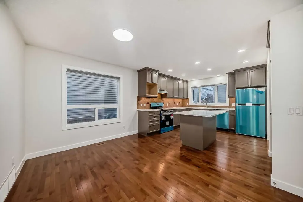 79 Saddlebrook Way NE Calgary AB T3J5M8