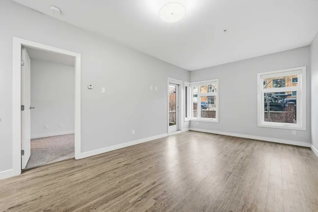 1720 10 Street SW Calgary AB T2T 3E8