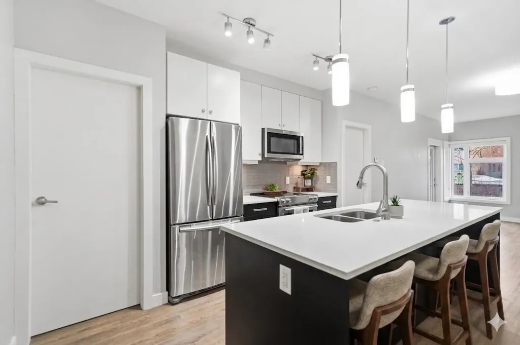 1720 10 Street SW Calgary AB T2T 3E8