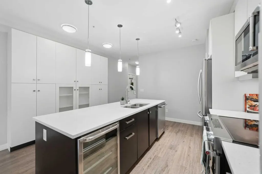 1720 10 Street SW Calgary AB T2T 3E8