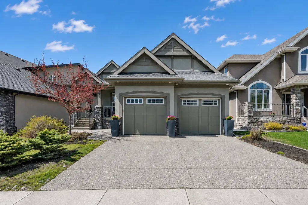 21 Rockford Road NW Calgary AB T3G 0c9