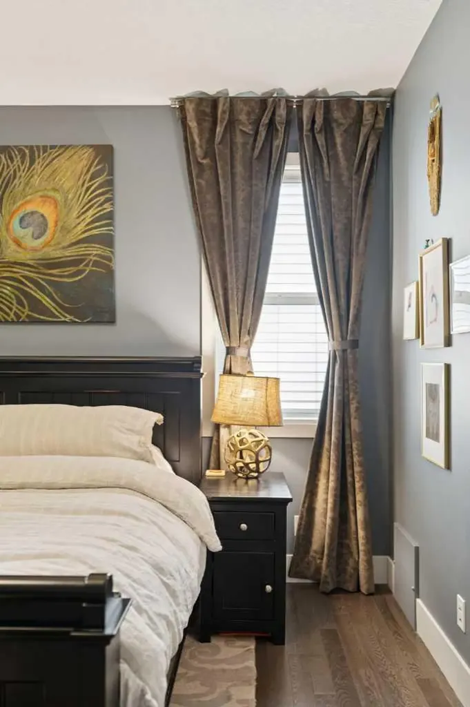 21 Rockford Road NW Calgary AB T3G 0c9