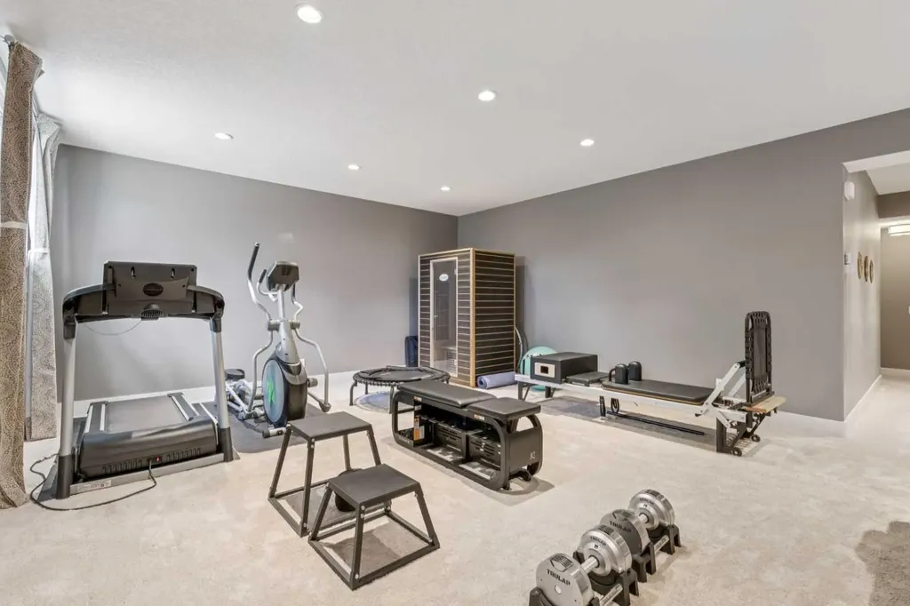 21 Rockford Road NW Calgary AB T3G 0c9