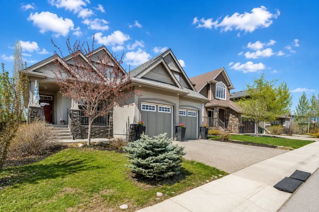 21 Rockford Road NW Calgary AB T3G 0c9