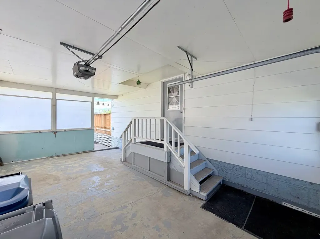 5107 46 Avenue Mayerthorpe AB T0E 1N0
