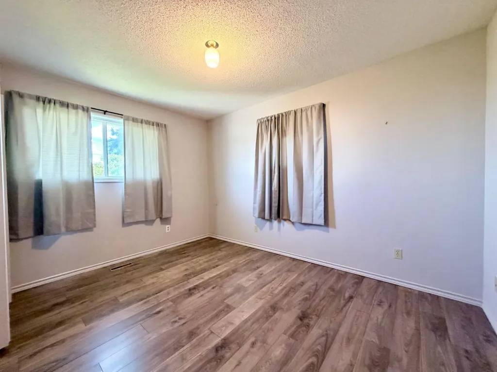 5107 46 Avenue Mayerthorpe AB T0E 1N0