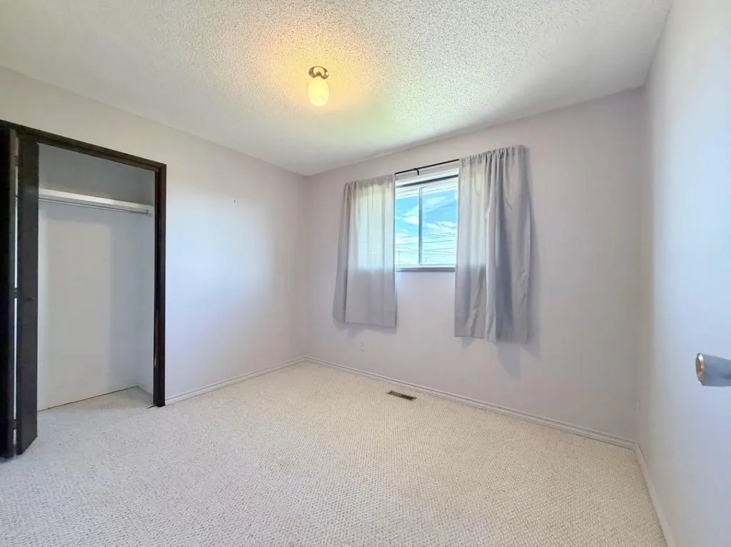 5107 46 Avenue Mayerthorpe AB T0E 1N0