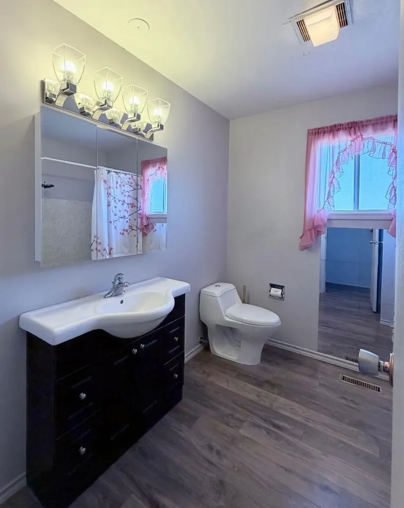 5107 46 Avenue Mayerthorpe AB T0E 1N0