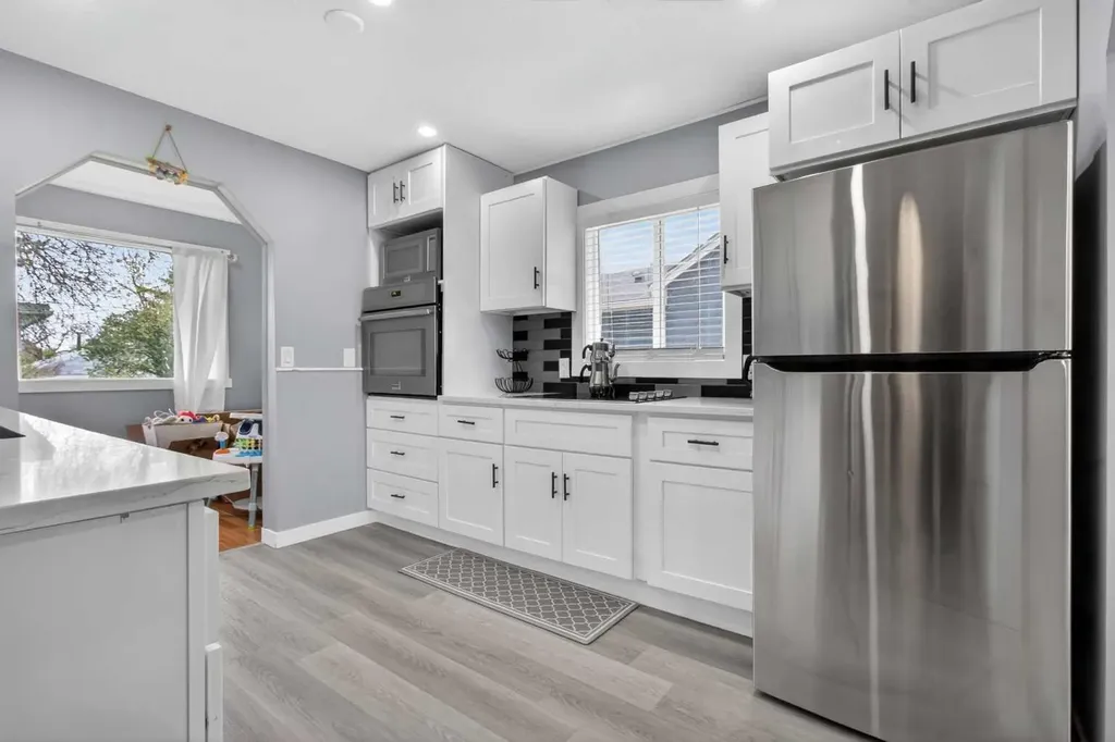 2418 27 Street SE Calgary AB t2b0r2