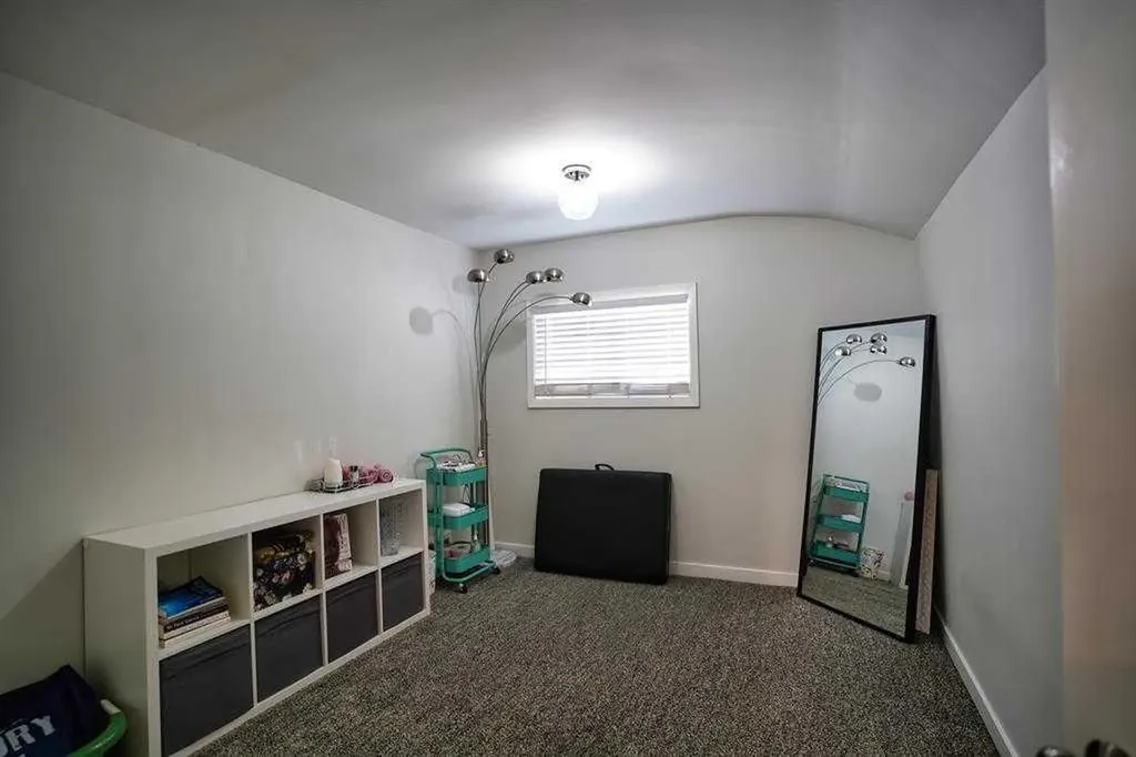 2418 27 Street SE Calgary AB t2b0r2