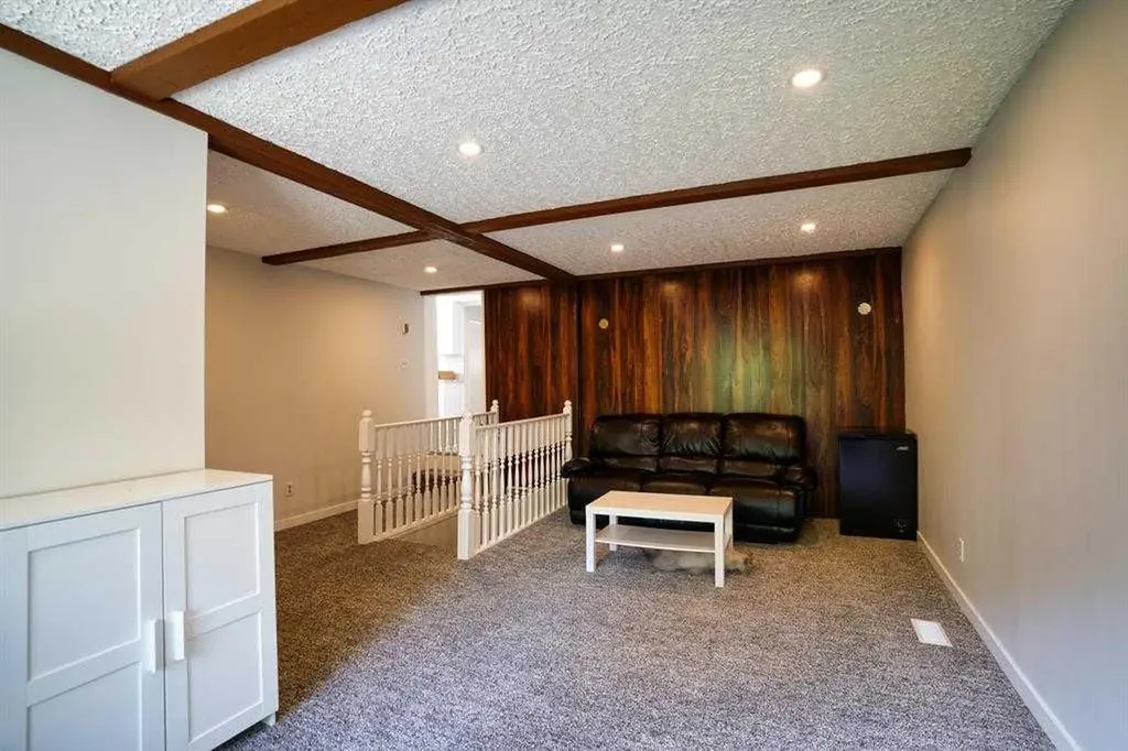 2418 27 Street SE Calgary AB t2b0r2