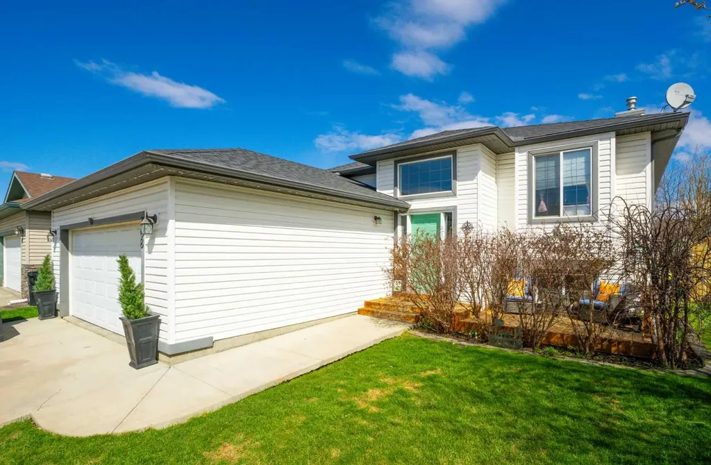 308 Carriage Lane Drive Carstairs AB T0M0N0