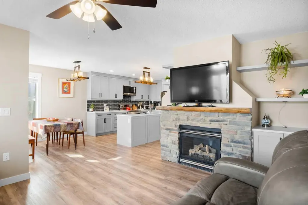308 Carriage Lane Drive Carstairs AB T0M0N0