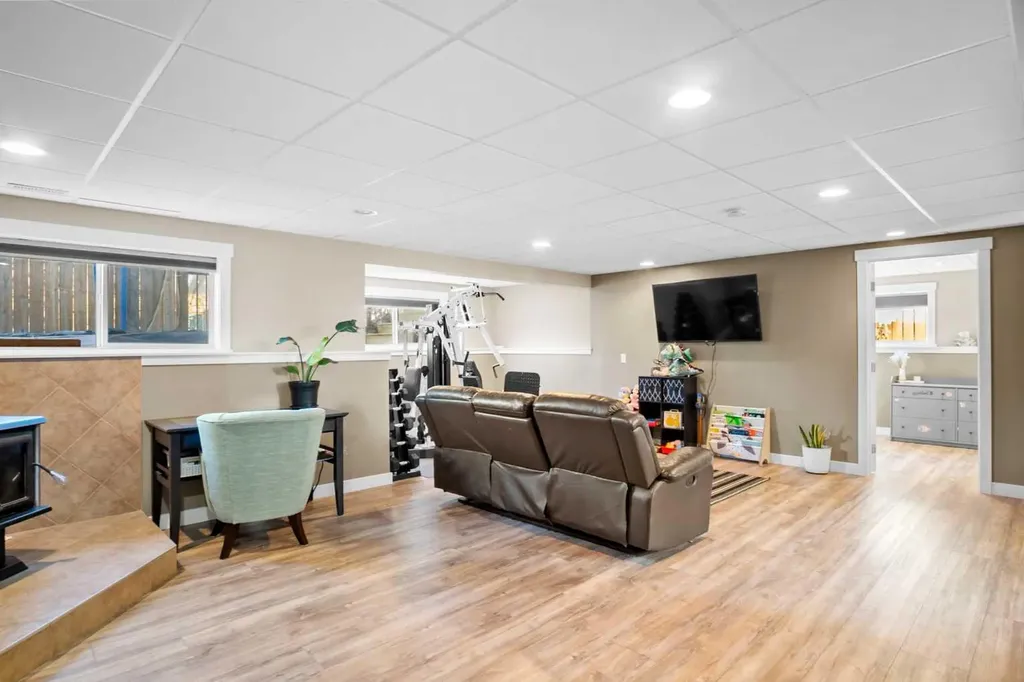 308 Carriage Lane Drive Carstairs AB T0M0N0