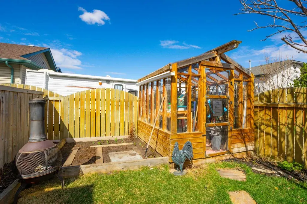 308 Carriage Lane Drive Carstairs AB T0M0N0