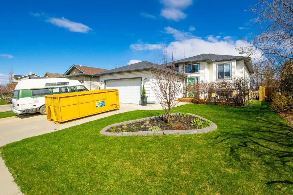 308 Carriage Lane Drive Carstairs AB T0M0N0
