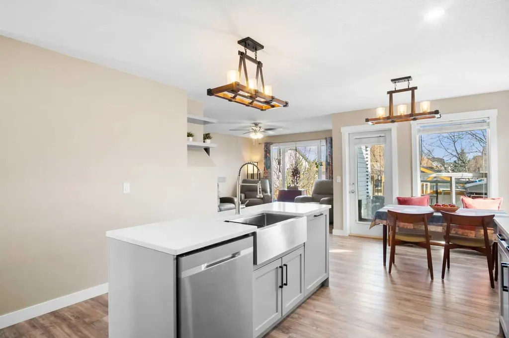 308 Carriage Lane Drive Carstairs AB T0M0N0