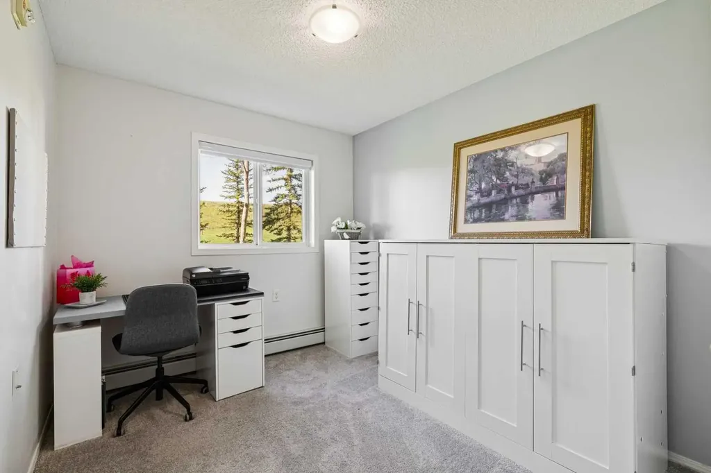 5000 Somervale Court SW Calgary AB T2Y 4M1