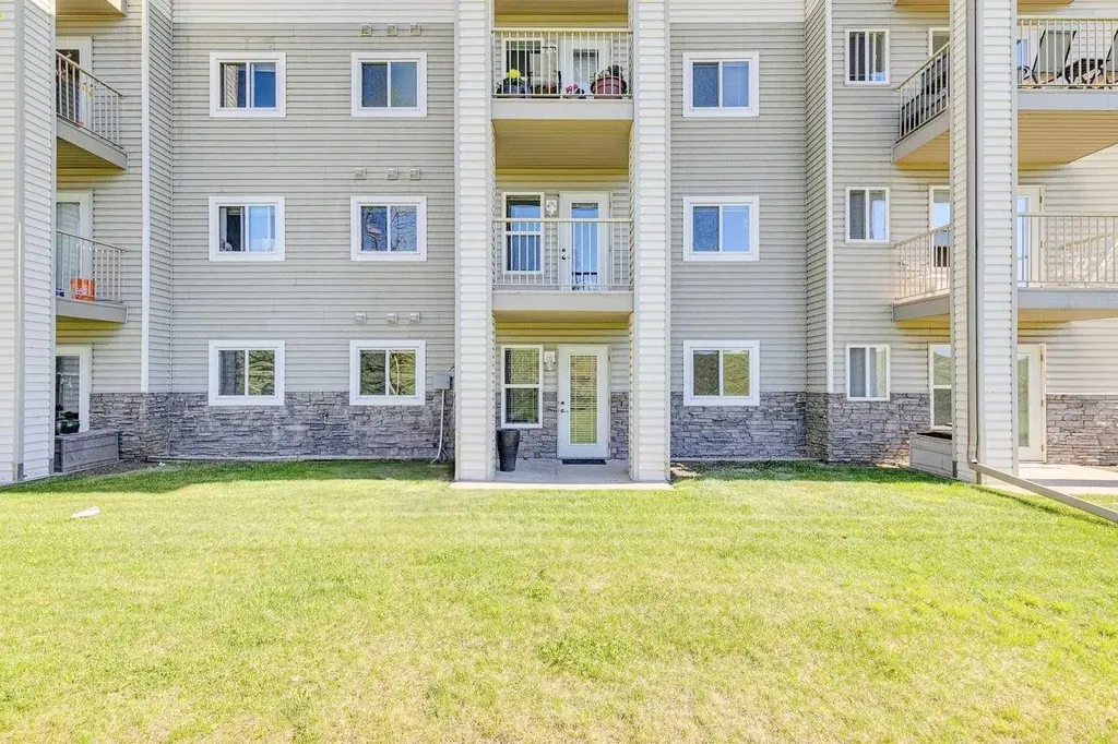 5000 Somervale Court SW Calgary AB T2Y 4M1