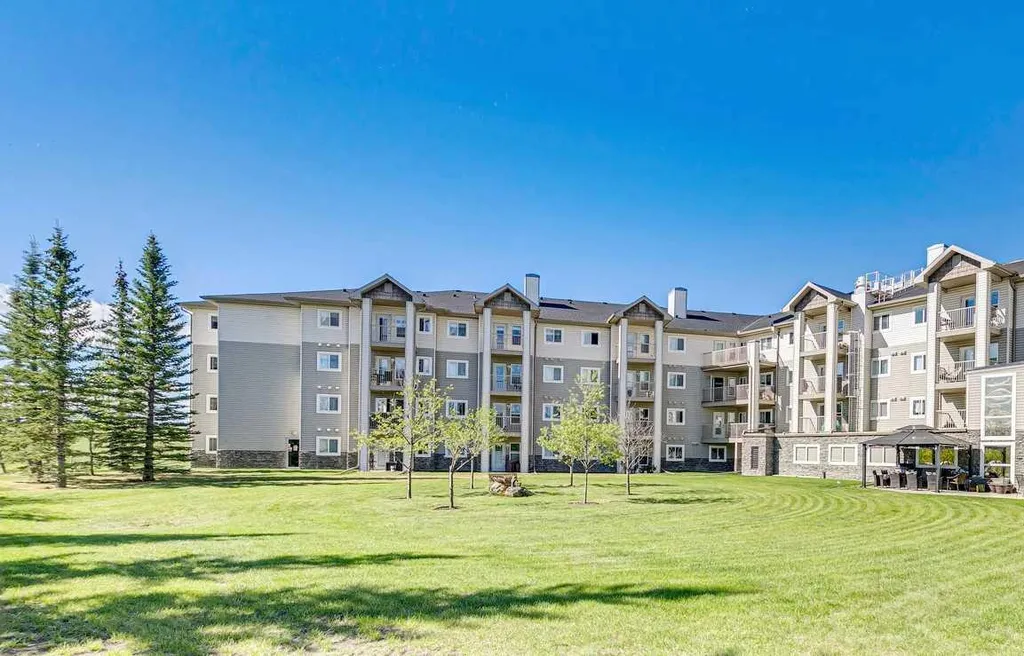 5000 Somervale Court SW Calgary AB T2Y 4M1