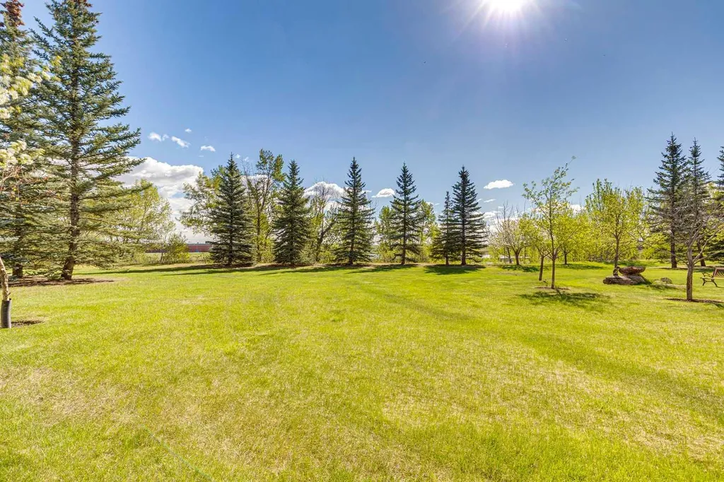 5000 Somervale Court SW Calgary AB T2Y 4M1