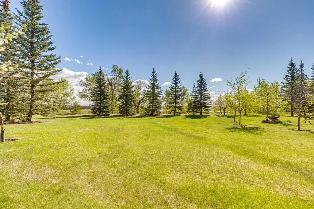5000 Somervale Court SW Calgary AB T2Y 4M1
