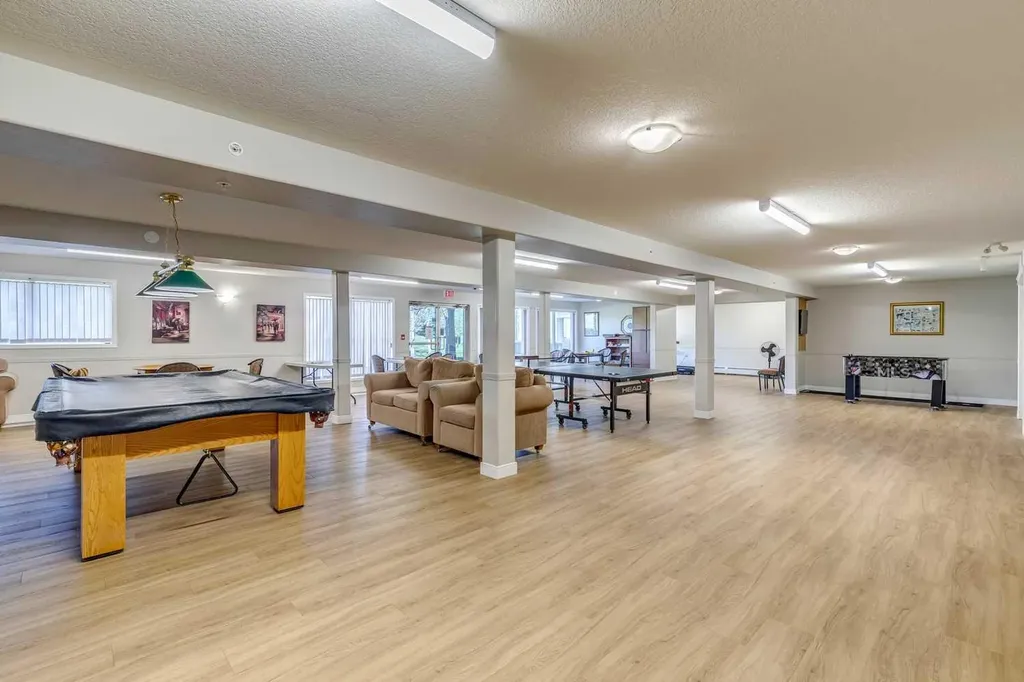 5000 Somervale Court SW Calgary AB T2Y 4M1