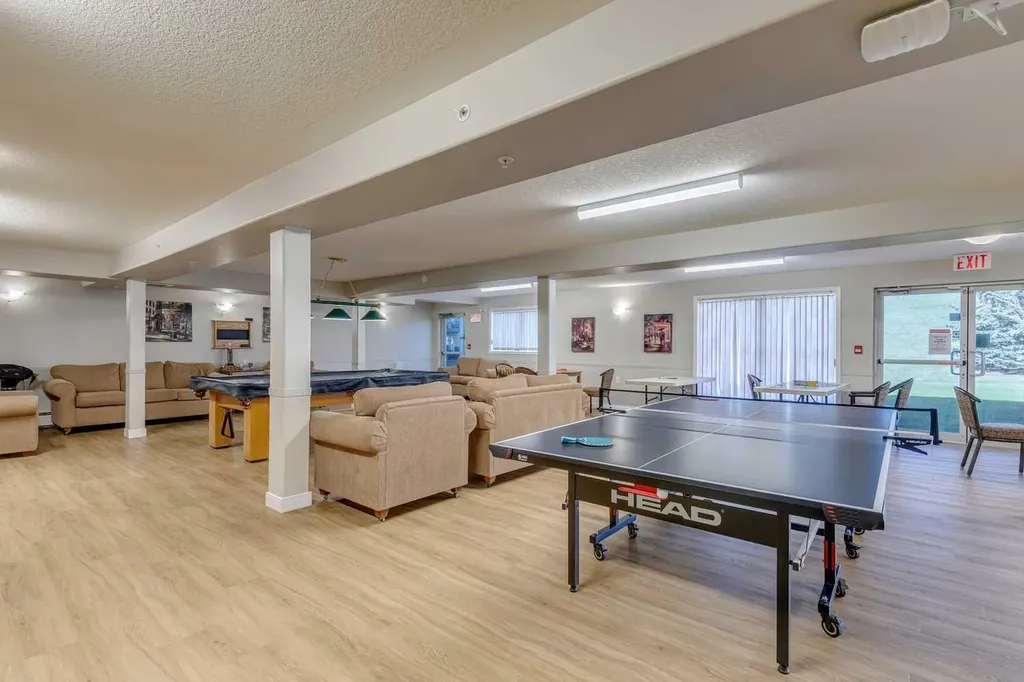 5000 Somervale Court SW Calgary AB T2Y 4M1