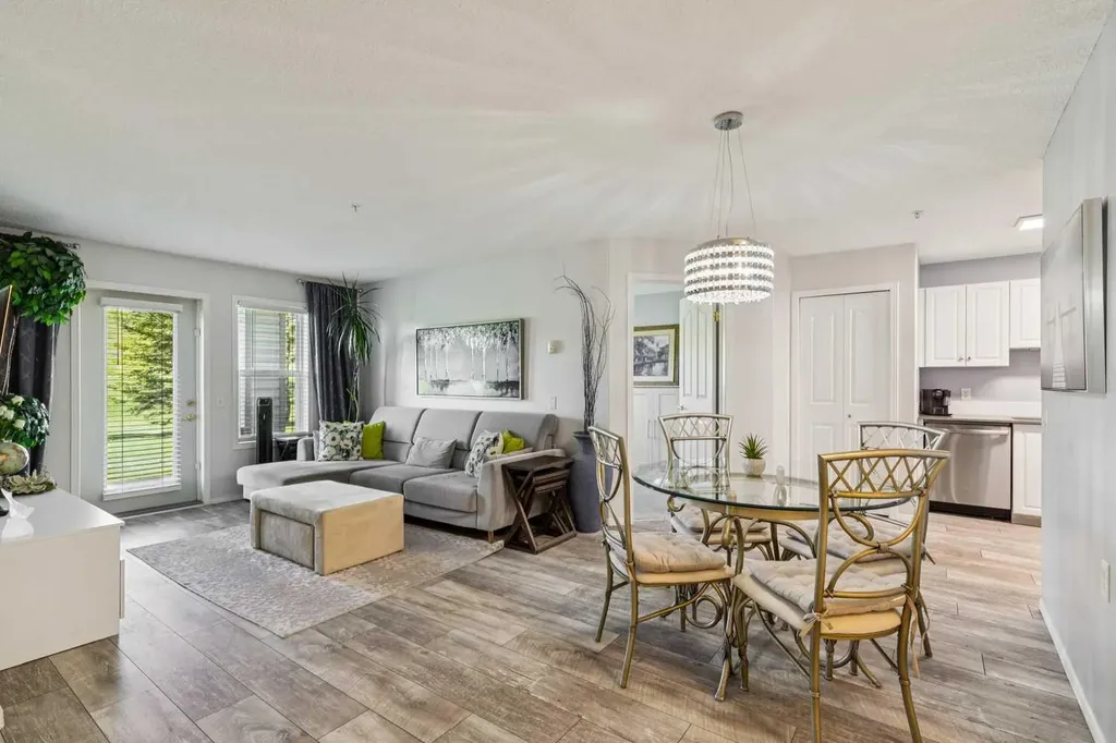 5000 Somervale Court SW Calgary AB T2Y 4M1