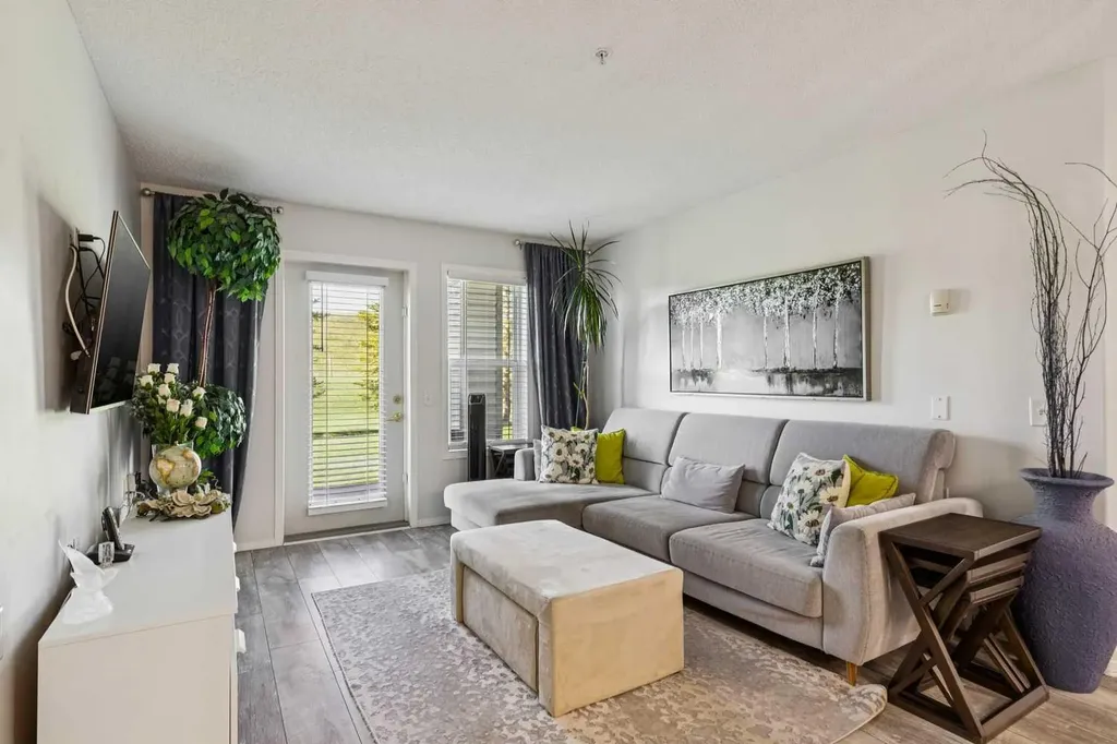 5000 Somervale Court SW Calgary AB T2Y 4M1