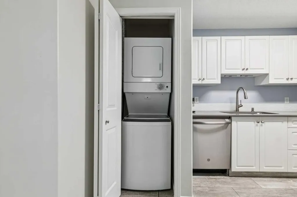 5000 Somervale Court SW Calgary AB T2Y 4M1