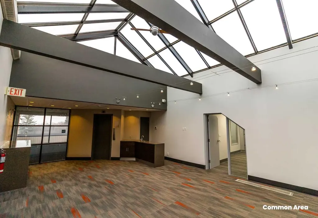 2411 4 Street NW Calgary AB T2M 2Z8
