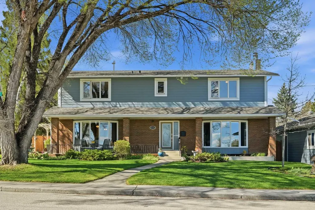 4108 Gatefield Avenue SW Calgary AB T3E 4C5