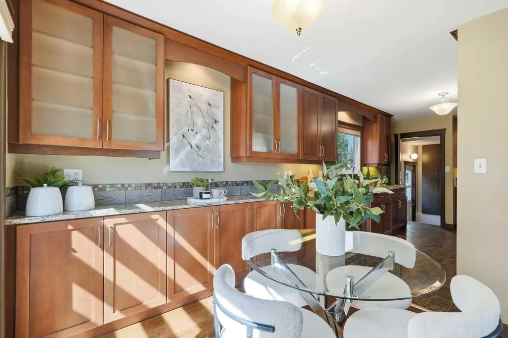4108 Gatefield Avenue SW Calgary AB T3E 4C5