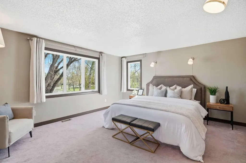 4108 Gatefield Avenue SW Calgary AB T3E 4C5