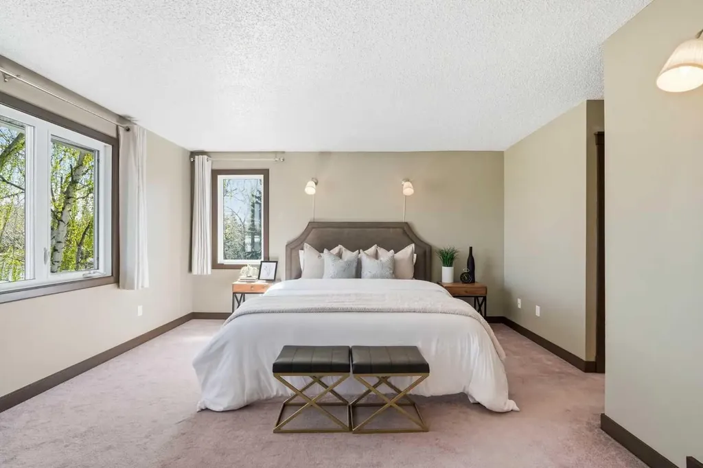 4108 Gatefield Avenue SW Calgary AB T3E 4C5