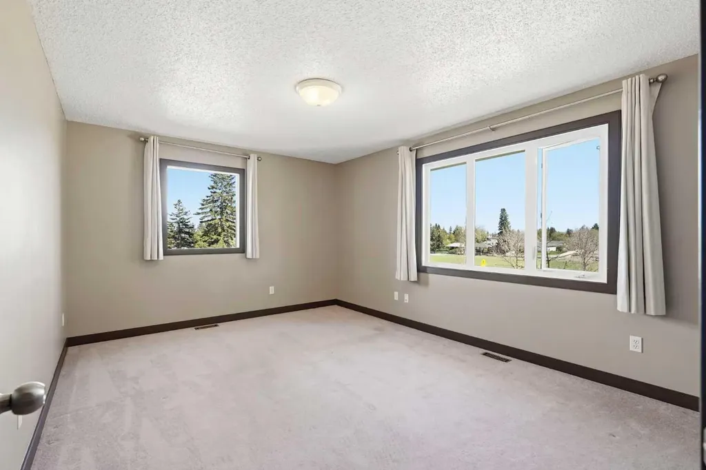 4108 Gatefield Avenue SW Calgary AB T3E 4C5