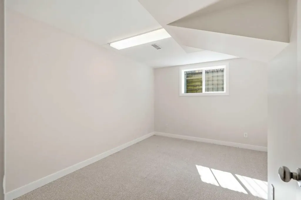 4108 Gatefield Avenue SW Calgary AB T3E 4C5