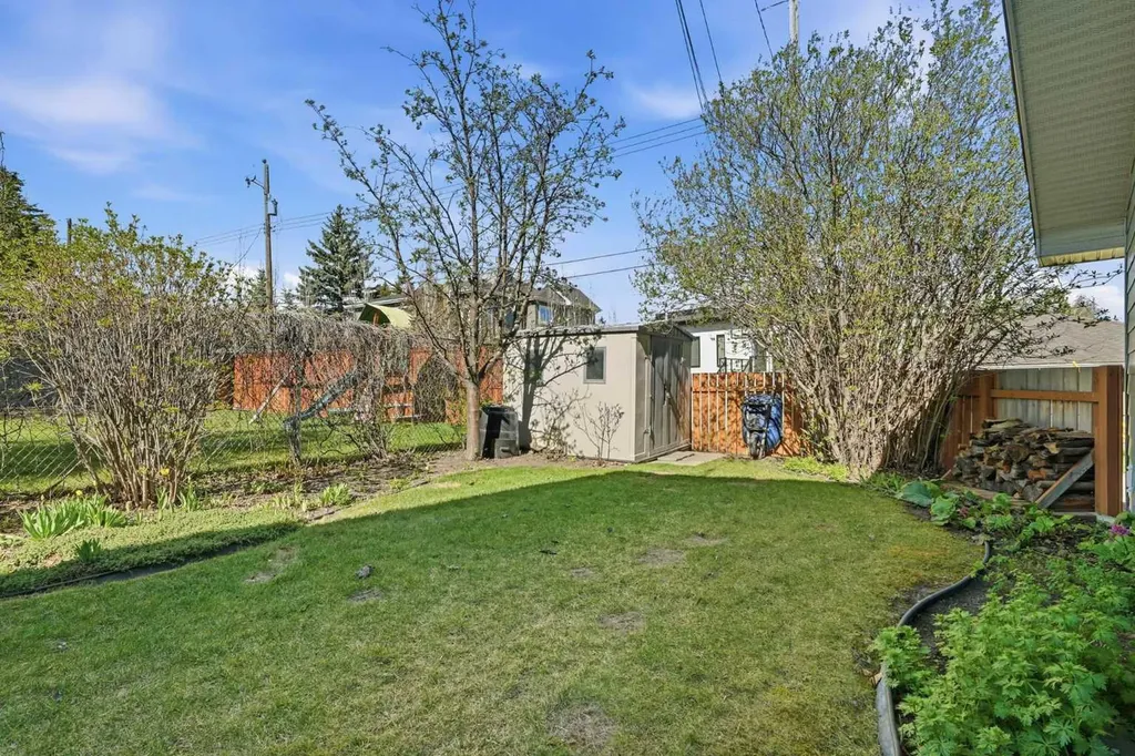 4108 Gatefield Avenue SW Calgary AB T3E 4C5