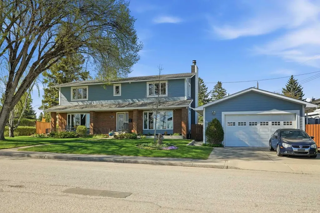4108 Gatefield Avenue SW Calgary AB T3E 4C5