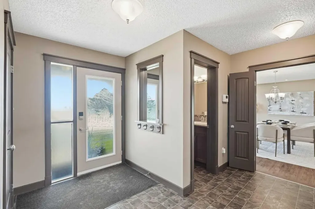 4108 Gatefield Avenue SW Calgary AB T3E 4C5