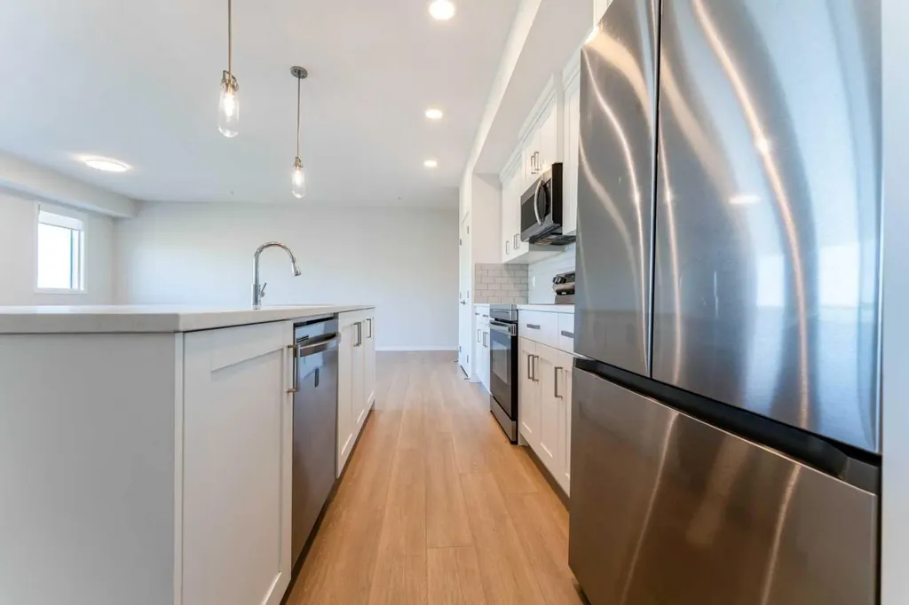 42 Cranbrook Gardens SE Calgary AB T3M3P9