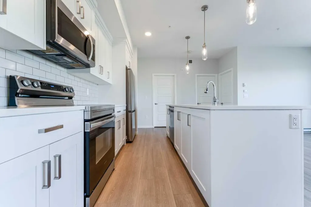 42 Cranbrook Gardens SE Calgary AB T3M3P9