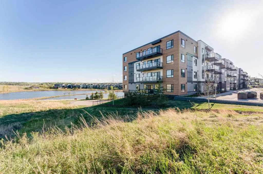 42 Cranbrook Gardens SE Calgary AB T3M3P9