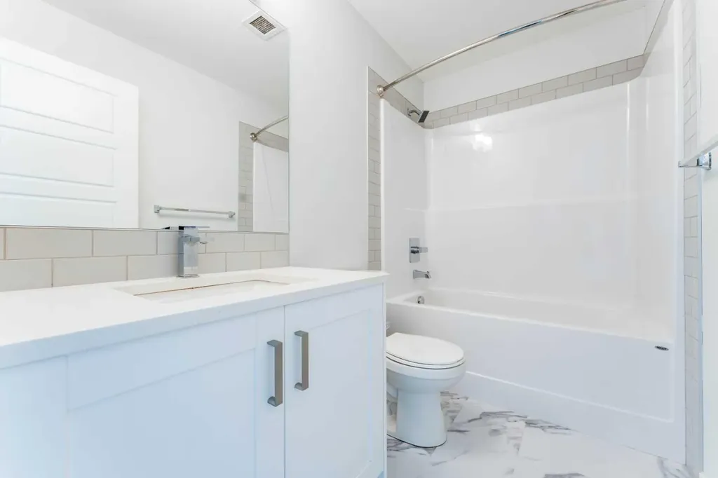42 Cranbrook Gardens SE Calgary AB T3M3P9