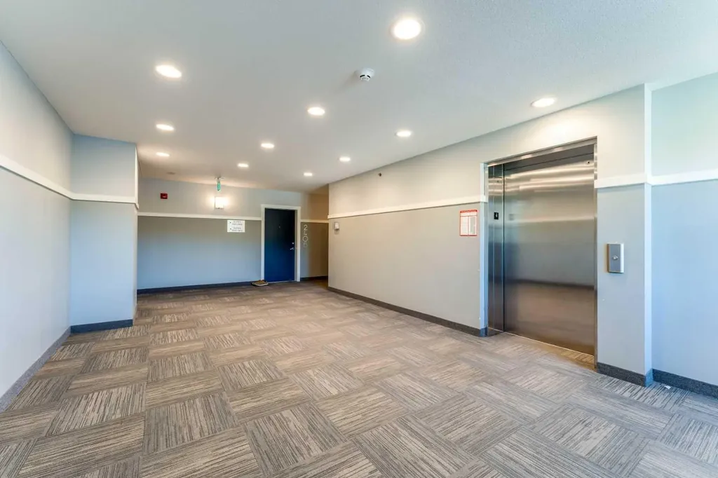 42 Cranbrook Gardens SE Calgary AB T3M3P9