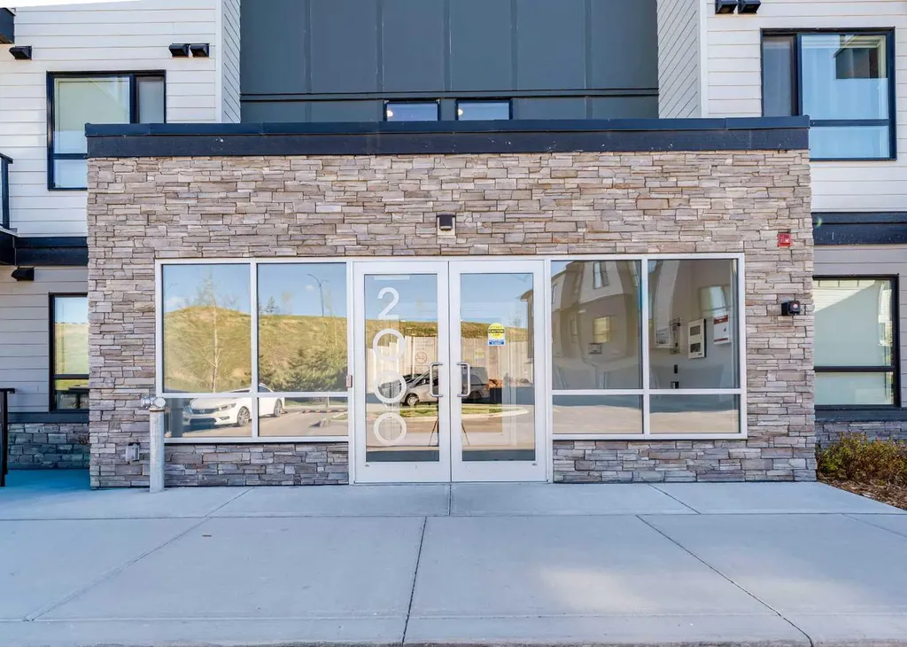 42 Cranbrook Gardens SE Calgary AB T3M3P9