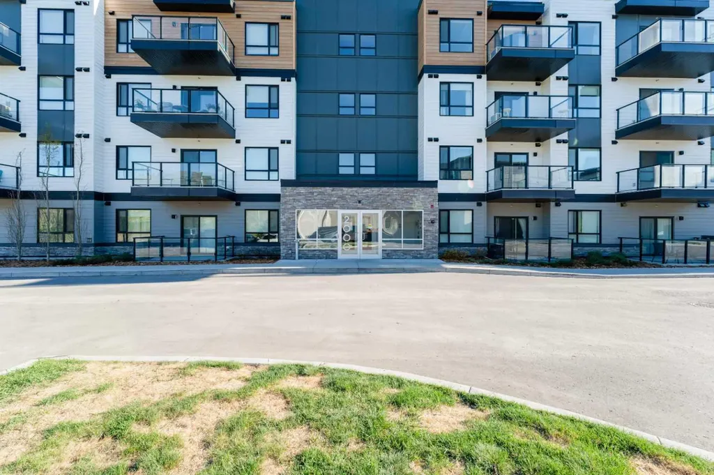 42 Cranbrook Gardens SE Calgary AB T3M3P9